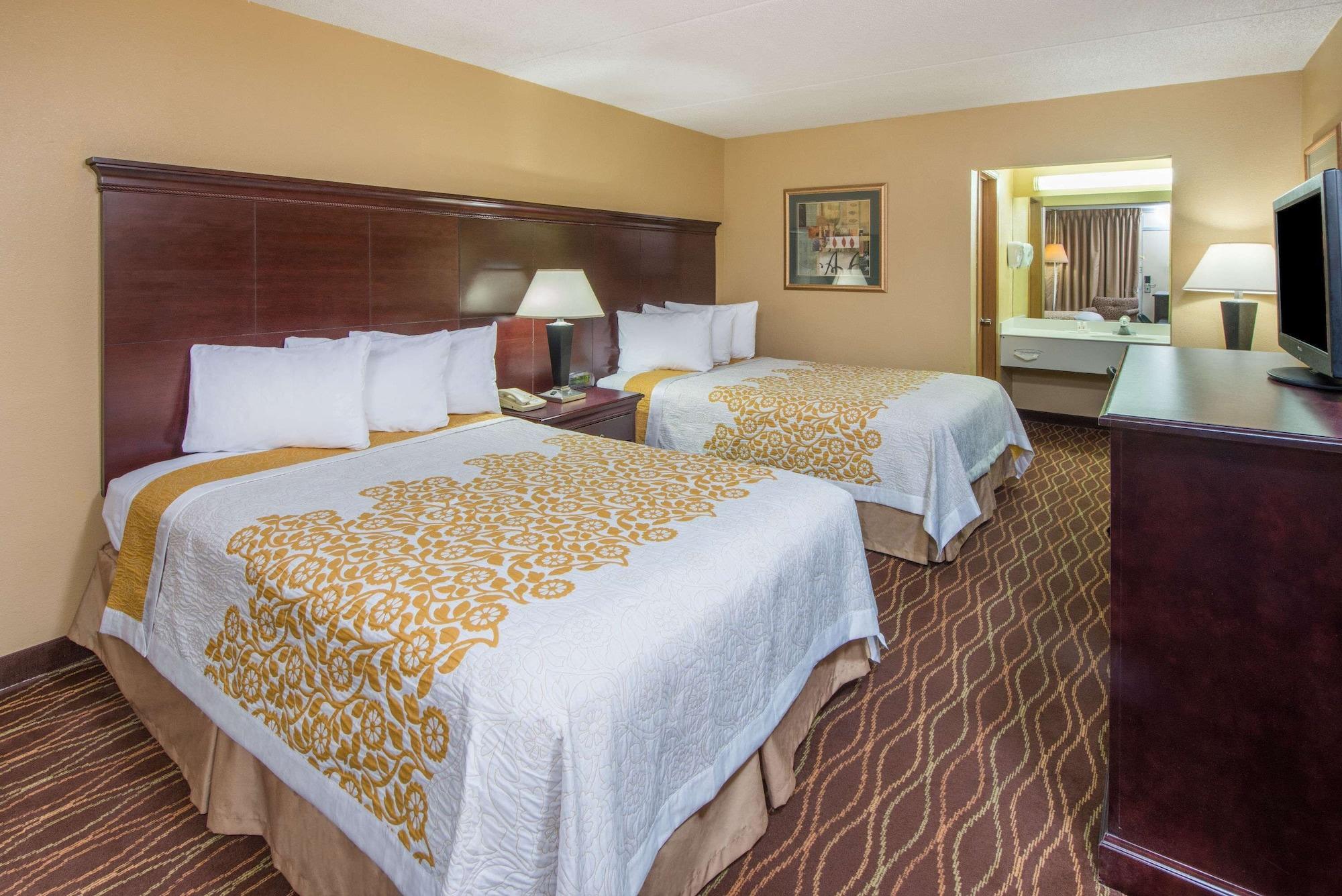 Days Inn By Wyndham Paducah Exteriör bild
